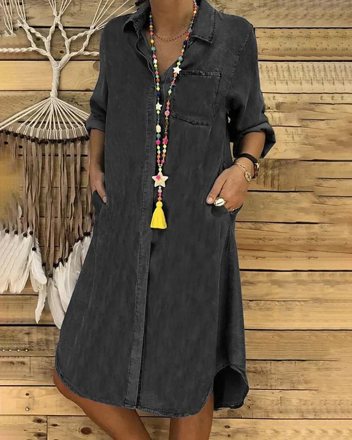 Robe chemise en jean boutonnée sur le devant avec poches