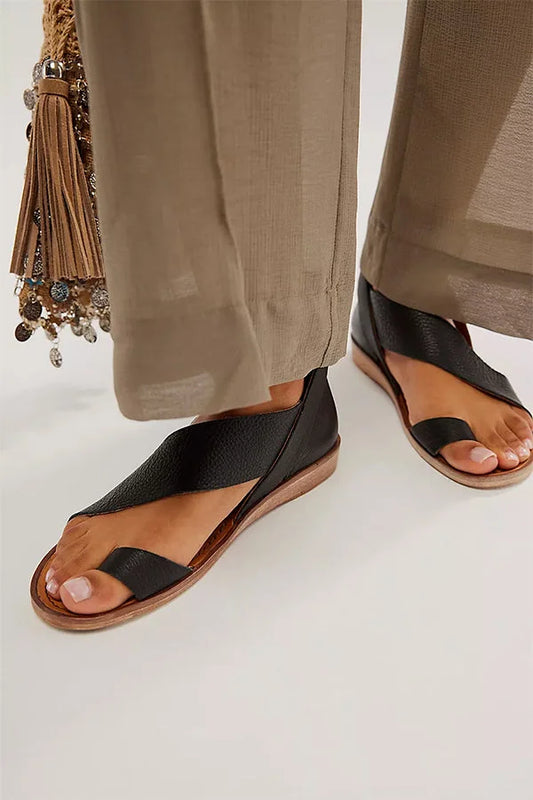 Sandalias con tiras asimétricas