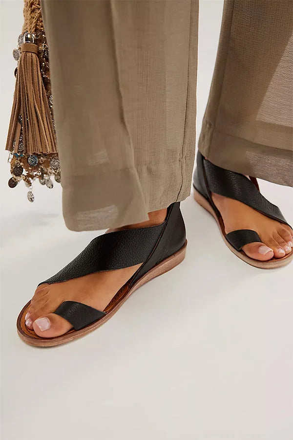 Asymmetrische sandalen met bandjes