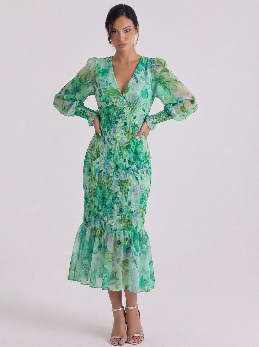 Robe mi-longue smockée à fleurs en mousseline avec bouffée