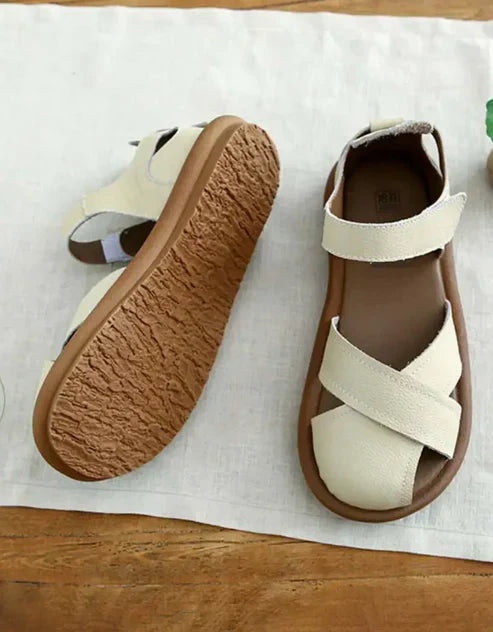 Gekruiste sandalen met klittenband