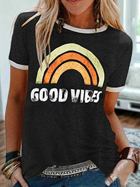 Camiseta con estampado de arcoíris Good Vibes
