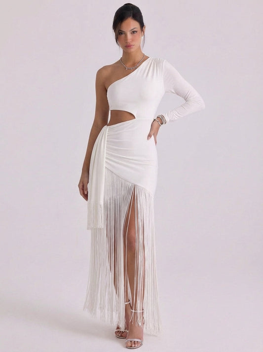Vestido largo de punto con un hombro descubierto y dobladillo con flecos