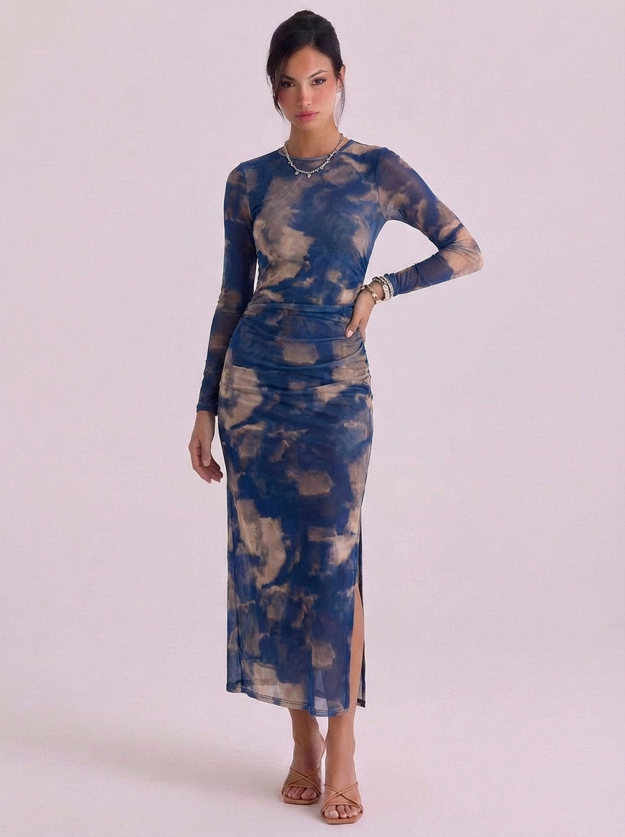 Midikleid aus Netzstoff mit Batikmuster und hohem Schlitz