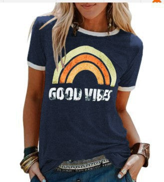 Camiseta con estampado de arcoíris Good Vibes