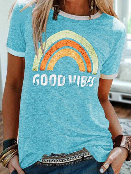 Camiseta con estampado de arcoíris Good Vibes