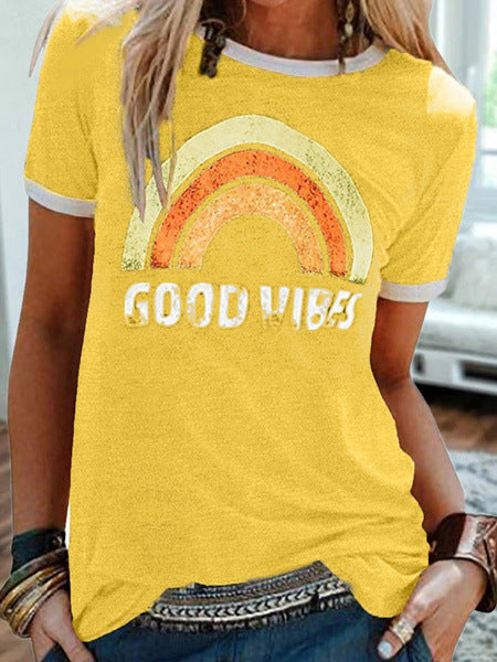 Camiseta con estampado de arcoíris Good Vibes