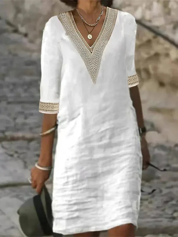 Robe droite à col en V et bordure en crochet