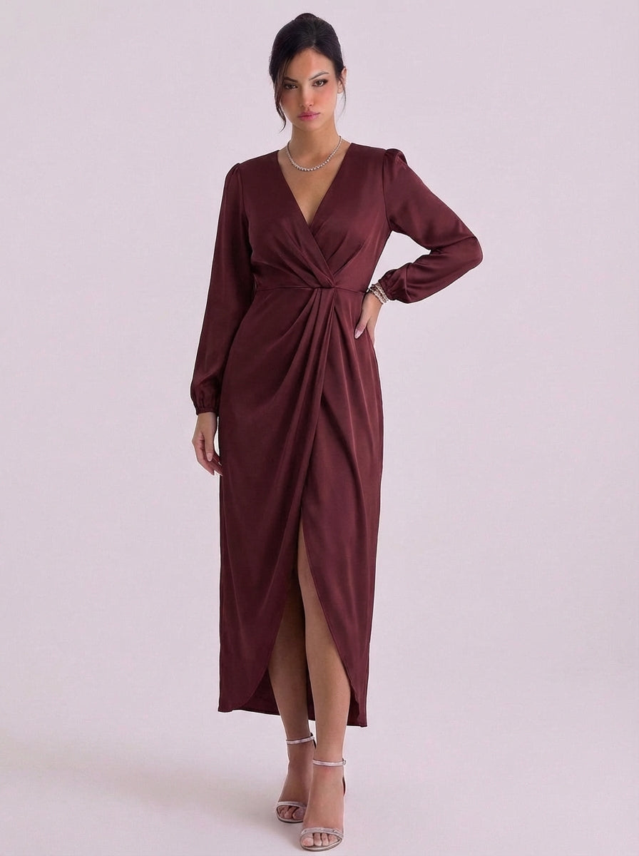 Robe longue portefeuille en satin à manches longues avec fente haute