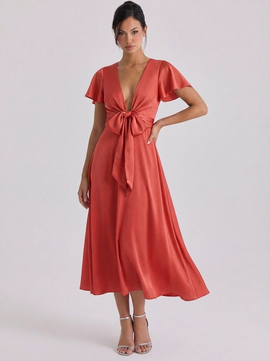 Midikleid mit tiefem V-Ausschnitt und Flatterärmeln aus Satin mit Schleife vorne
