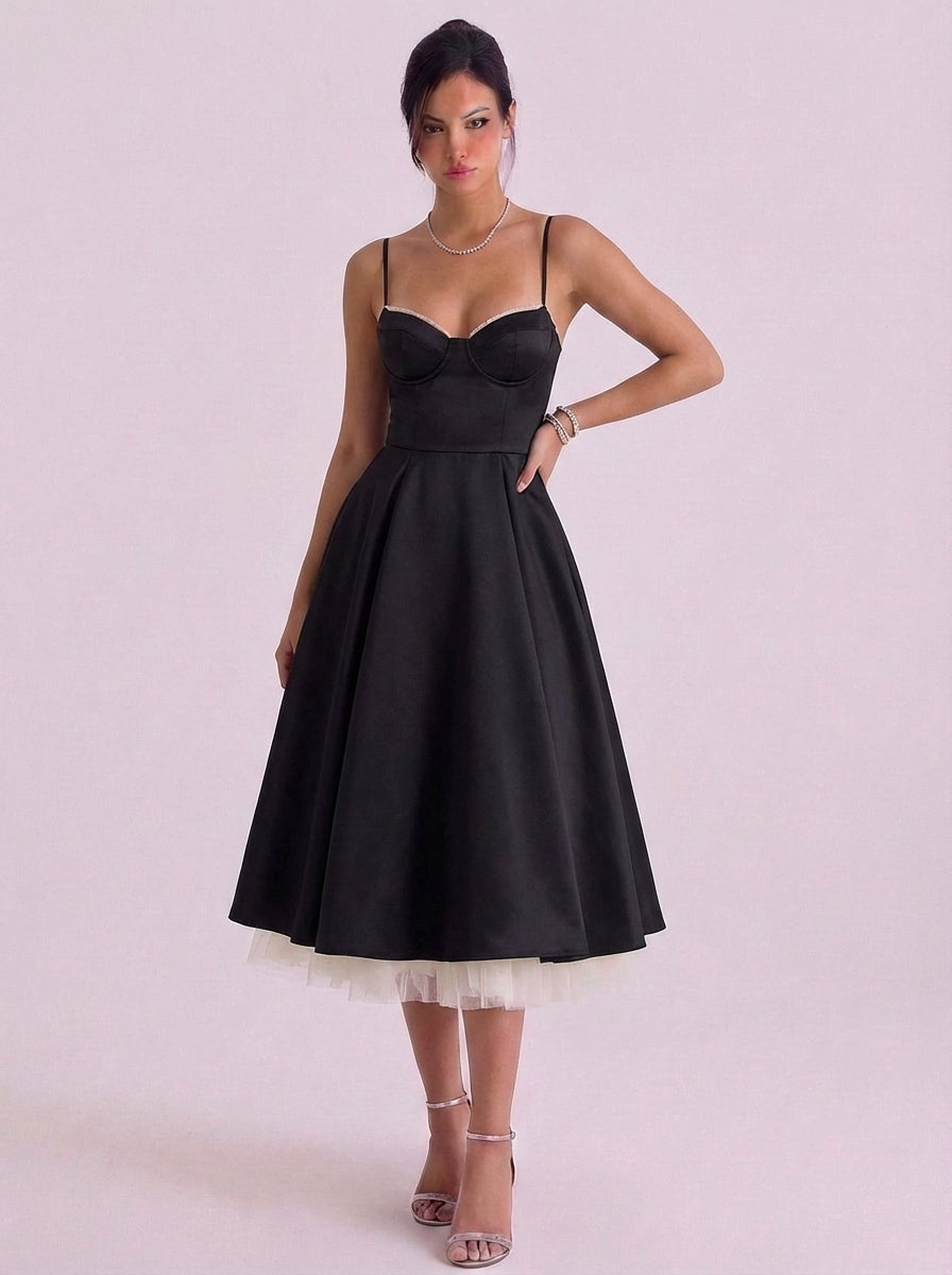Robe mi-longue à corsage corset en satin et sous-jupe en tulle