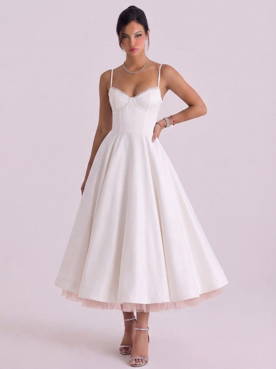 Robe mi-longue à corsage corset en satin et sous-jupe en tulle