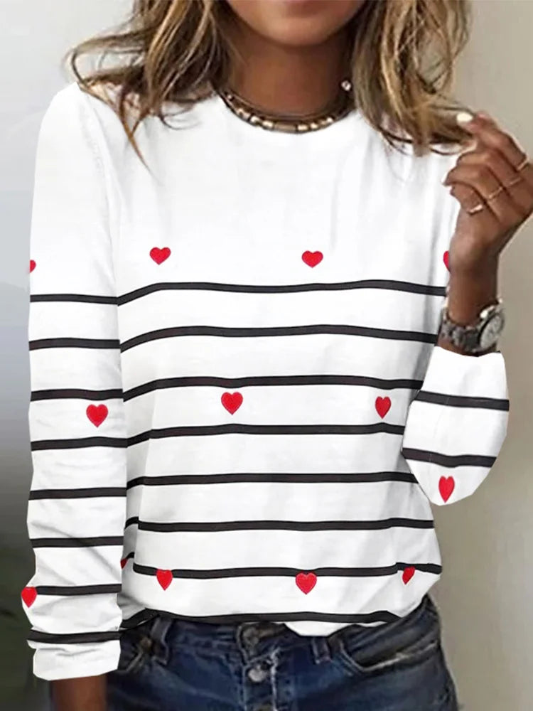 Camiseta de manga larga con estampado de corazones a rayas blanca
