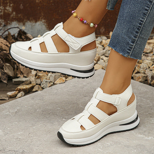Sandalias deportivas con plataforma recortada